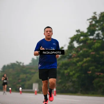Runner Photo 7437359