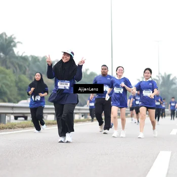 Runner Photo 7437375