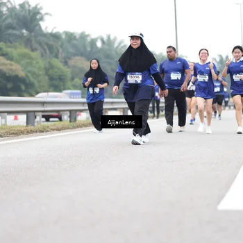 Runner Photo 7437376