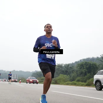 Runner Photo 7437381