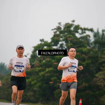 Runner Photo 7437413