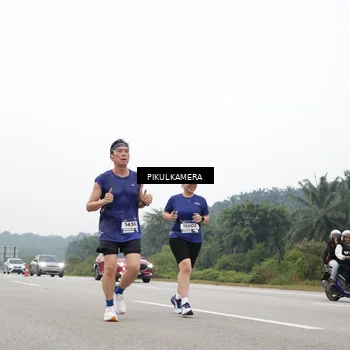 Runner Photo 7437423