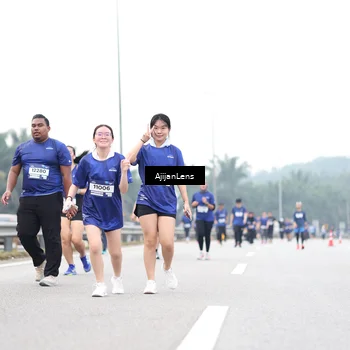 Runner Photo 7437457