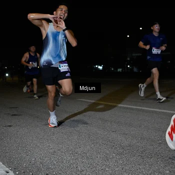 Runner Photo 7437468
