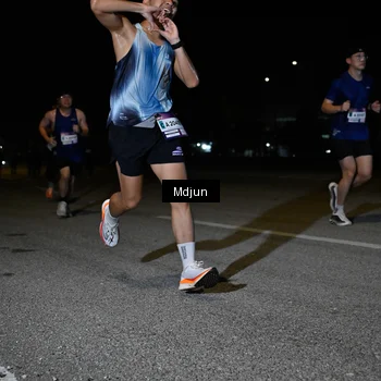 Runner Photo 7437469