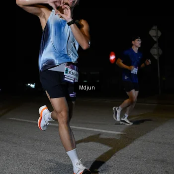 Runner Photo 7437499