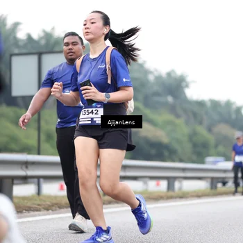 Runner Photo 7437549