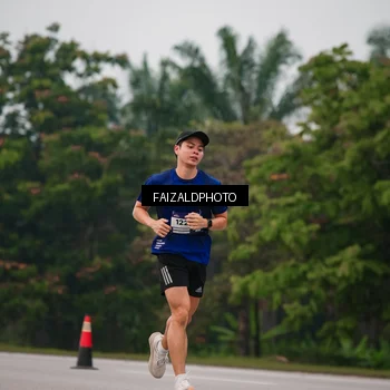 Runner Photo 7437550
