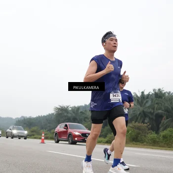Runner Photo 7437578