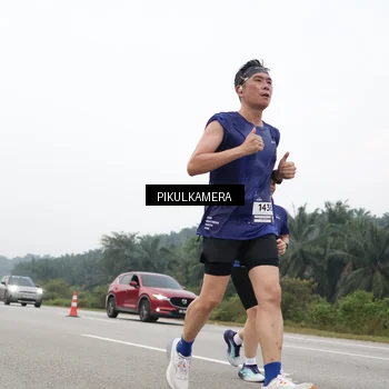 Runner Photo 7437613