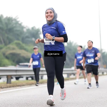 Runner Photo 7437640