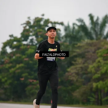 Runner Photo 7437644