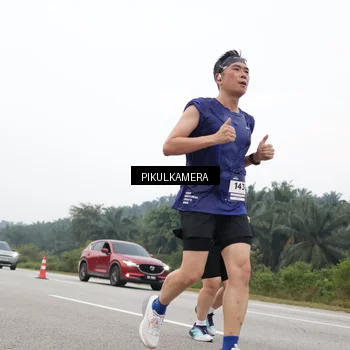 Runner Photo 7437654