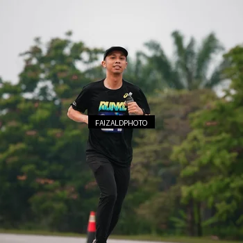 Runner Photo 7437657