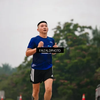 Runner Photo 7437753