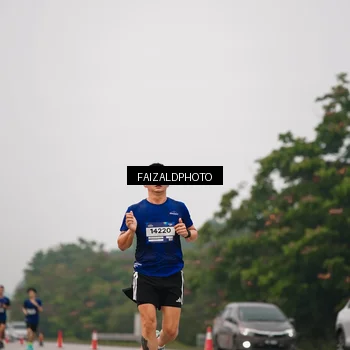 Runner Photo 7437818