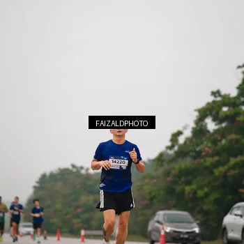 Runner Photo 7437828