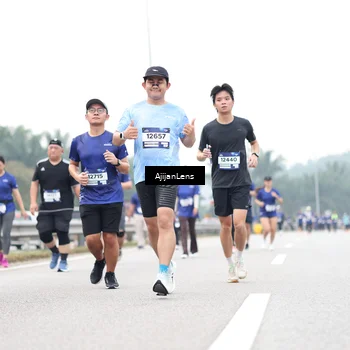 Runner Photo 7437840