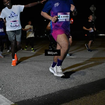 Runner Photo 7438040
