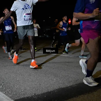 Runner Photo 7438057