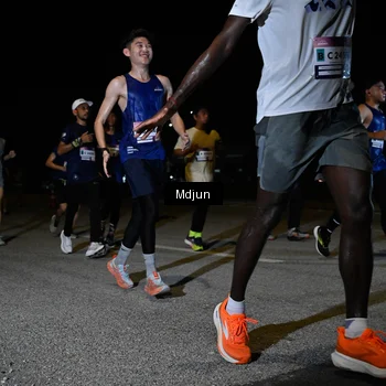 Runner Photo 7438081