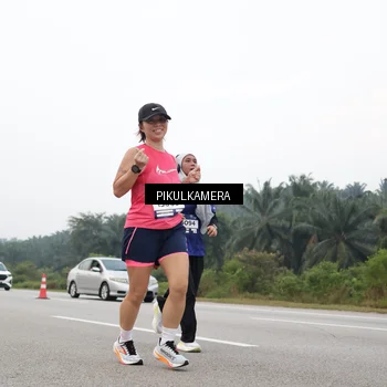 Runner Photo 7438083
