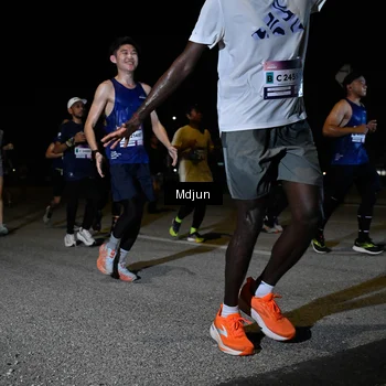 Runner Photo 7438088