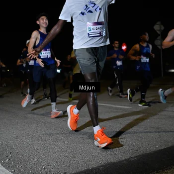Runner Photo 7438100