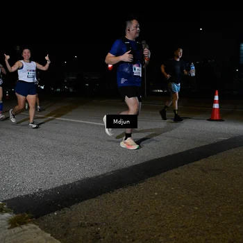 Runner Photo 7438117
