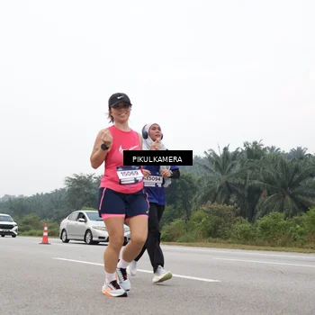 Runner Photo 7438142