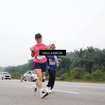Runner Photo 7438159