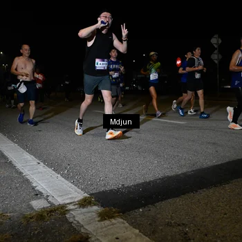Runner Photo 7438213