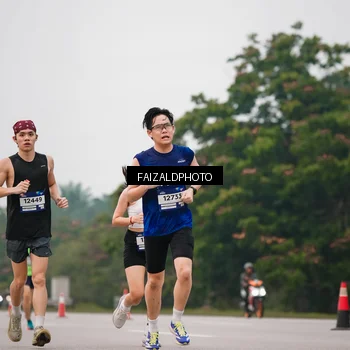 Runner Photo 7438236