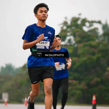 Runner Photo 7438300