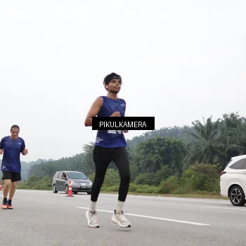 Runner Photo 7438310