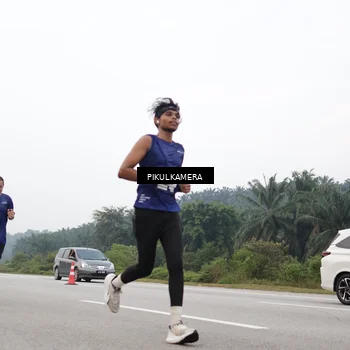 Runner Photo 7438335