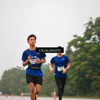 Runner Photo 7438354