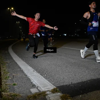 Runner Photo 7438390