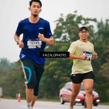 Runner Photo 7438410