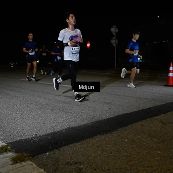 Runner Photo 7438444