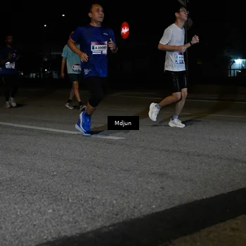 Runner Photo 7438573