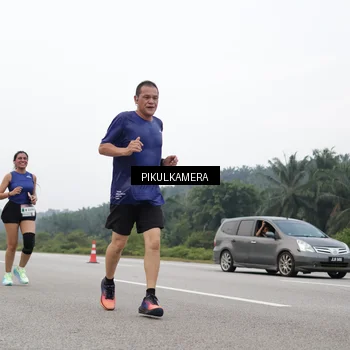 Runner Photo 7438596