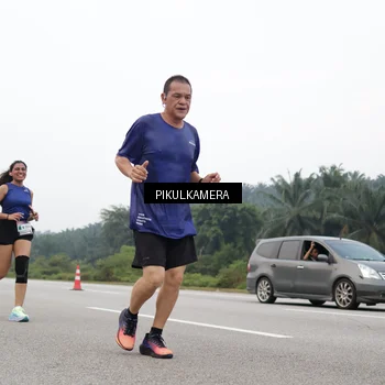Runner Photo 7438616