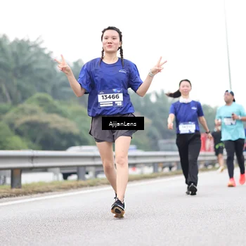 Runner Photo 7438688