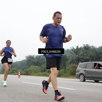 Runner Photo 7438699