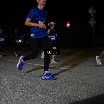 Runner Photo 7438704