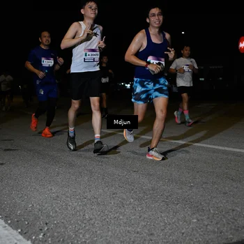 Runner Photo 7438739