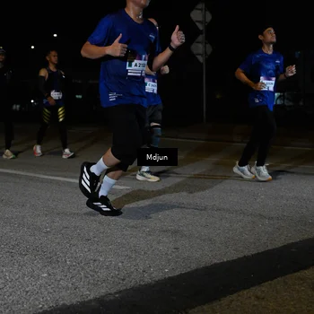 Runner Photo 7438836