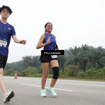 Runner Photo 7438837
