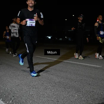 Runner Photo 7438844
